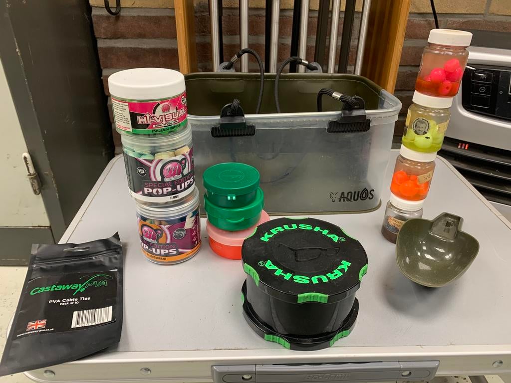 Fox Aquos water bucket + aas setje karper vissen, Ophalen of Verzenden, Zo goed als nieuw