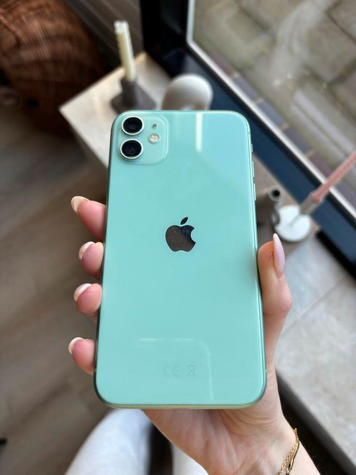 iPhone 11, 64GB met 3 hoesjes, Telecommunicatie, Mobiele telefoons | Apple iPhone, Gebruikt, 64 GB, iPhone 11, Zwart, Ophalen