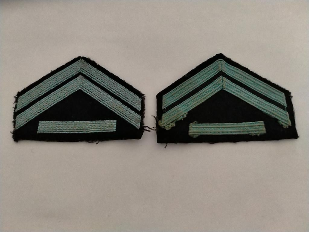 NL KLu korporaal 1 e klasse mouwrangen , DT, Verzamelen, Verzenden, Luchtmacht, Nederland, Embleem of Badge