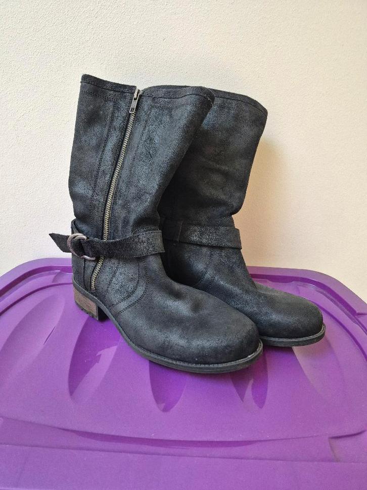 UGG bikerlaars 41, Kleding | Dames, Schoenen, Nieuw, Hoge laarzen, Zwart, Ophalen of Verzenden