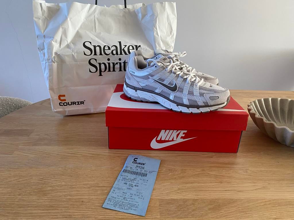 Nike P6000 Phantom/Mink Brown - Maat 40 - Splinternieuw, Kleding | Dames, Schoenen, Ophalen of Verzenden, Nieuw, Bruin, Sneakers of Gympen