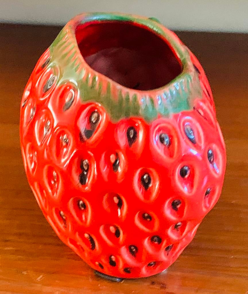 Vaasje Des Pots aardbei., Ophalen of Verzenden, Zo goed als nieuw, Aardewerk of Porselein, Minder dan 50 cm