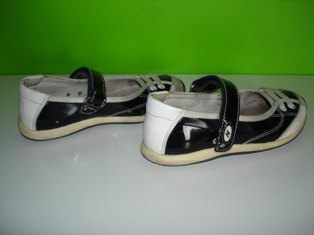 Naturino meisjesschoentje donkerblauw lak met wit, maat 26, Kinderen en Baby's, Kinderkleding | Schoenen en Sokken, Gebruikt, Meisje