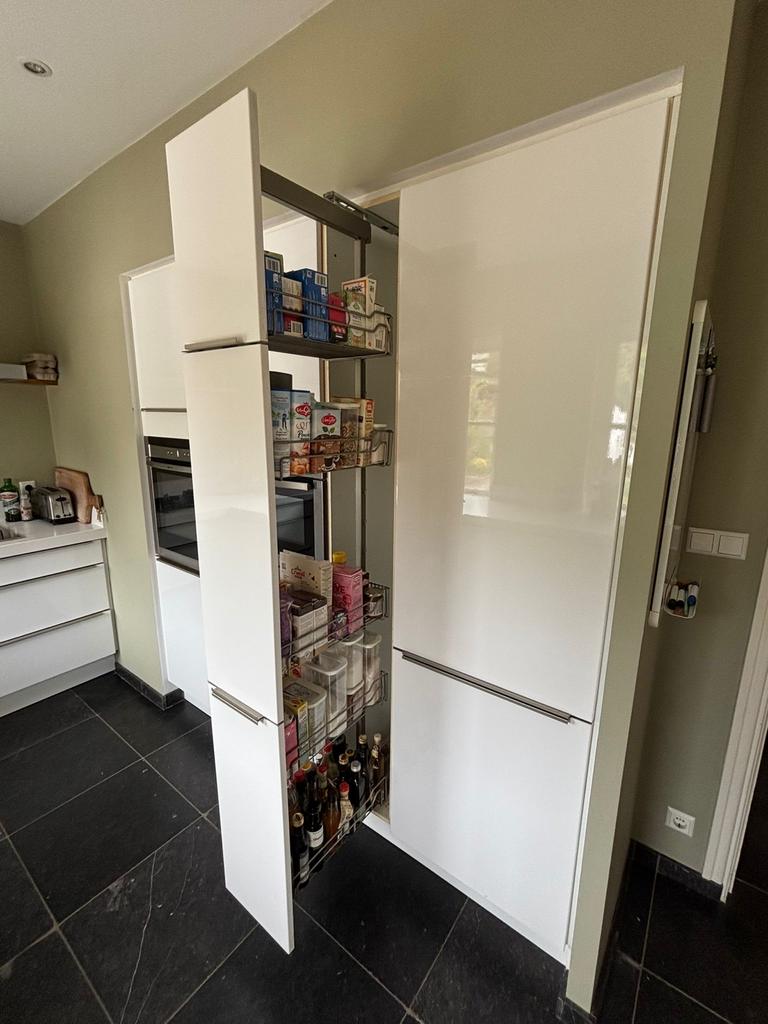 Moderne witte keuken met Atag afzuigkap en 5 pitsgasfornuis, Ophalen, Gebruikt, Overige materialen, Wit