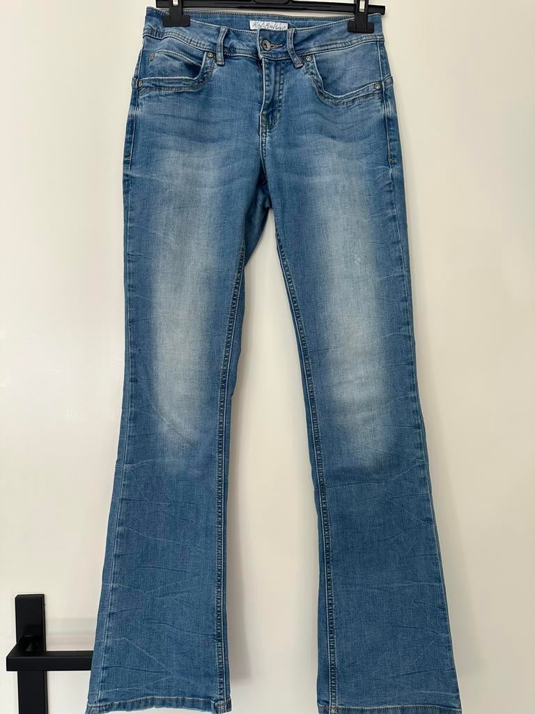 Red button jeans maat 36/33 lengte flairpijp., Ophalen of Verzenden, Zo goed als nieuw, Blauw, W28 - W29 (confectie 36)