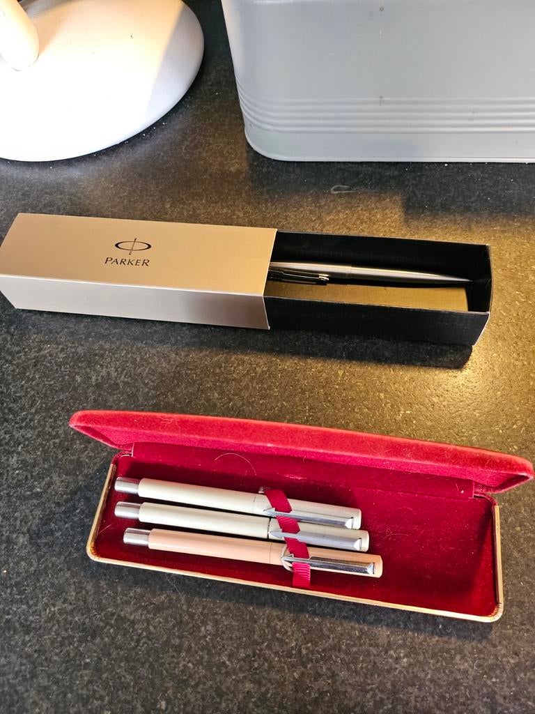 Partij Parker pennen met doosjes - Vintage collectie, Pennenset, Gebruikt, Parker, Met doosje