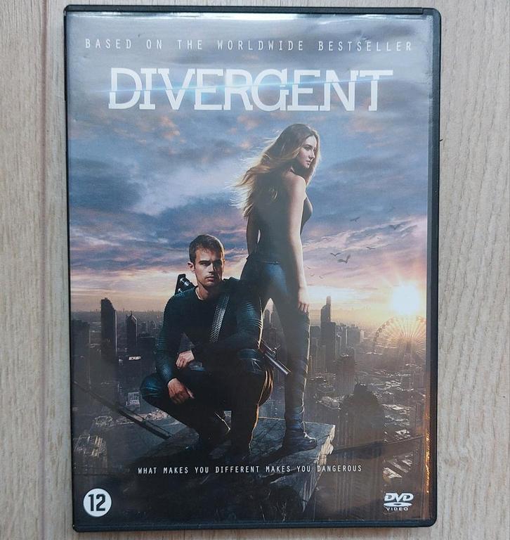 DVD - Divergent - Shailene Woodley, Cd's en Dvd's, Dvd's | Avontuur, Zo goed als nieuw, Vanaf 12 jaar, Ophalen of Verzenden