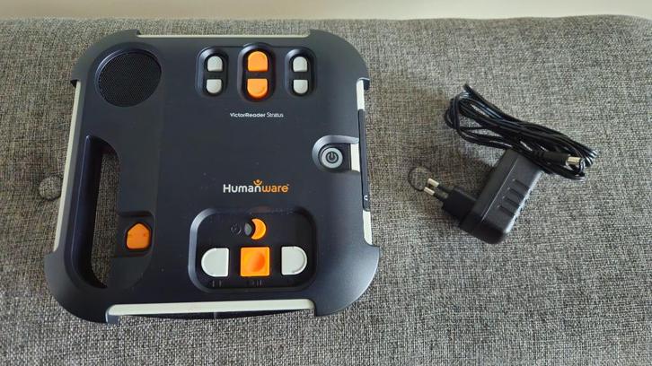 Victor reader Stratus 4 Humanware met adapter+accu als nieuw, Audio, Tv en Foto, Mediaspelers, Zo goed als nieuw, Zonder harde schijf
