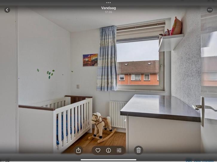 Kinderkamer bedje en commode € 200, Kinderen en Baby's, Kinderkamer | Complete kinderkamers, Zo goed als nieuw, Ophalen of Verzenden