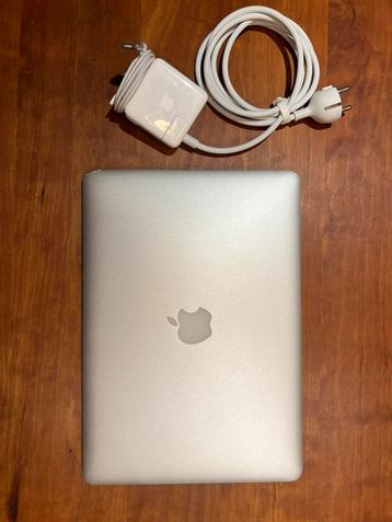 Macbook air 13 inch 256 GB (2015) beschikbaar voor biedingen