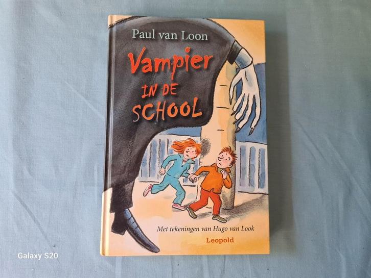 Paul van Loon - Vampier in de school, Boeken, Kinderboeken | Jeugd | 10 tot 12 jaar, Zo goed als nieuw, Ophalen of Verzenden
