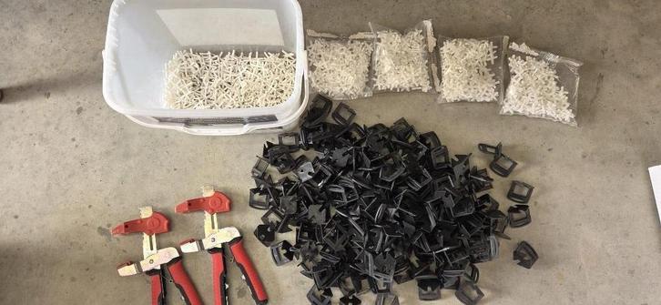 Tegel levelling Keggen / Clips / Tangen / Kruisjes, Doe-het-zelf en Verbouw, Tegels, Zo goed als nieuw, Overige typen, Ophalen