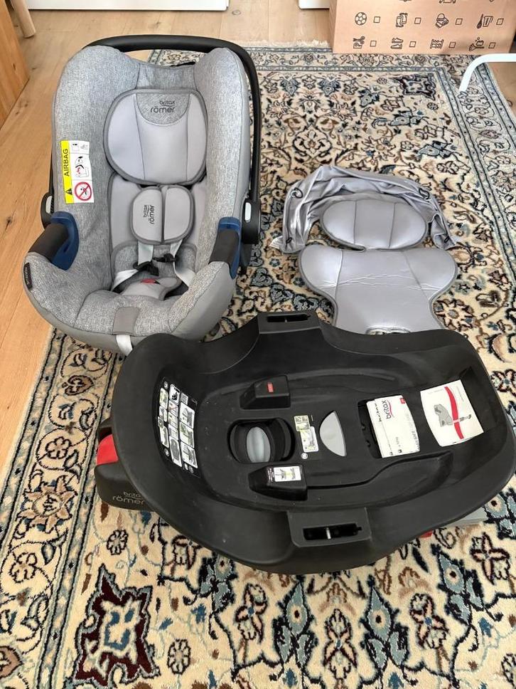 Britax Römer Baby-Safe 2 i-Size, Kinderen en Baby's, Autostoeltjes, Zo goed als nieuw, Romer, 0 t/m 13 kg, Autogordel of Isofix