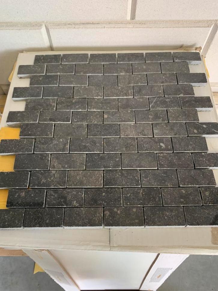 Tegels zwart mozaiek, antraciet vloertegel en witte wandtege, Doe-het-zelf en Verbouw, Tegels, Nieuw, Vloertegels, Keramiek, 60 cm of meer