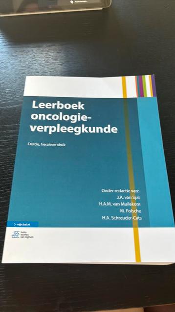 Leerboek oncologieverpleegkunde beschikbaar voor biedingen