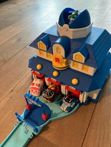 Robocar Poli Speelhuis beschikbaar voor biedingen