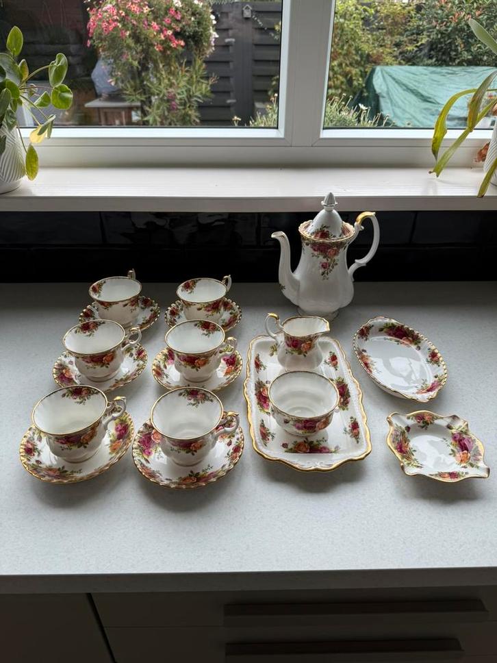 Old country roses servies, Antiek en Kunst, Antiek | Servies compleet, Ophalen