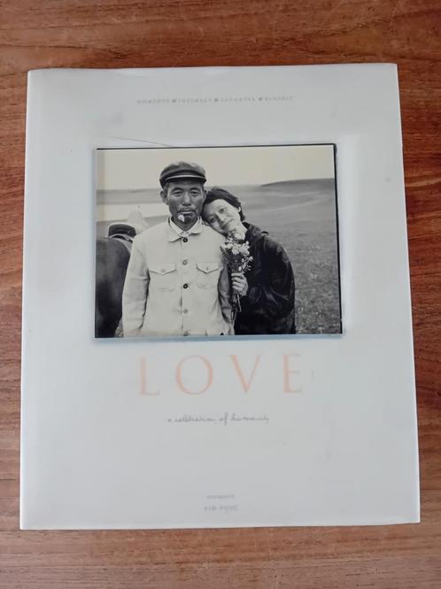 Love , a celebration of humanity, Boeken, Kunst en Cultuur | Fotografie en Design, Gelezen, Ophalen of Verzenden