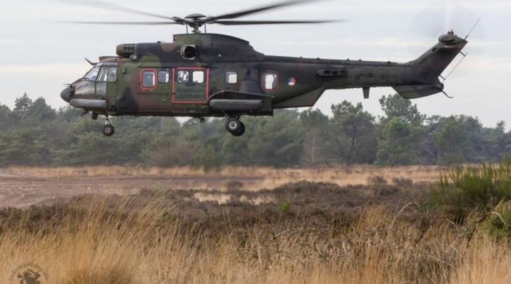 Gezocht model Chinook+Cougar klu, Hobby en Vrije tijd, Modelbouw | Auto's en Voertuigen, Zo goed als nieuw, Overige typen, 1:32 tot 1:50