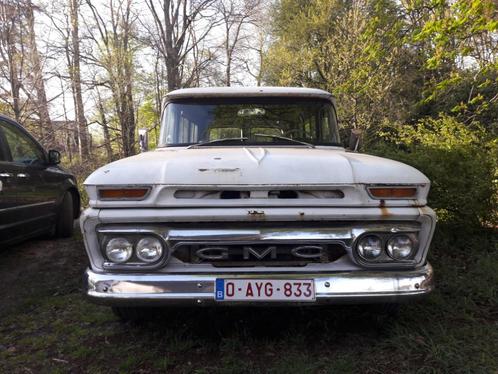 GMC Suburban, Auto's, GMC, Overige modellen, Benzine, Stationwagon, Automaat, Wit, Grijs, Stof, Achterwielaandrijving, Ophalen