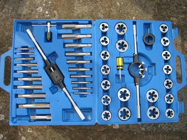 tap en snijmoeren set, Doe-het-zelf en Verbouw, Gereedschap | Handgereedschap, Nieuw, Ophalen
