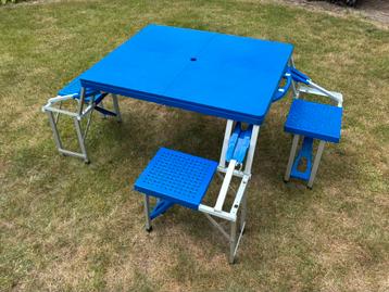 Campingtafelset met 4 stoelen opvouwbaar beschikbaar voor biedingen