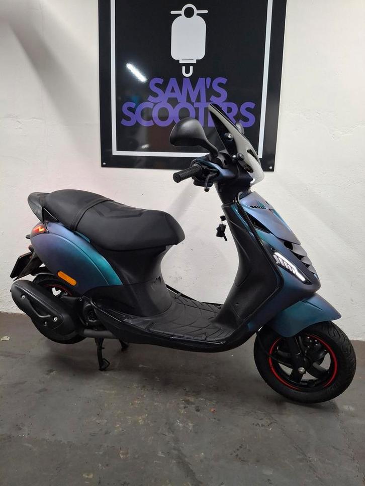 Piaggio Zip 2023 Full Option, Fietsen en Brommers, Scooters | Vespa, Zo goed als nieuw, Overige modellen, Maximaal 45 km/u, Benzine