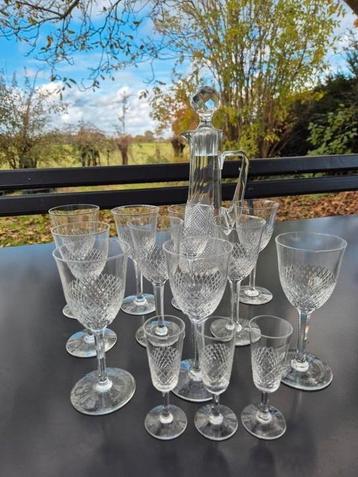 set portglazen en borrelglaasjes met karaf beschikbaar voor biedingen