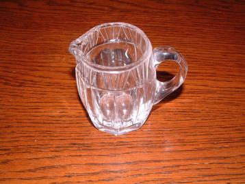 prachtig oud glas/kristal melkkannetje melk kan beschikbaar voor biedingen