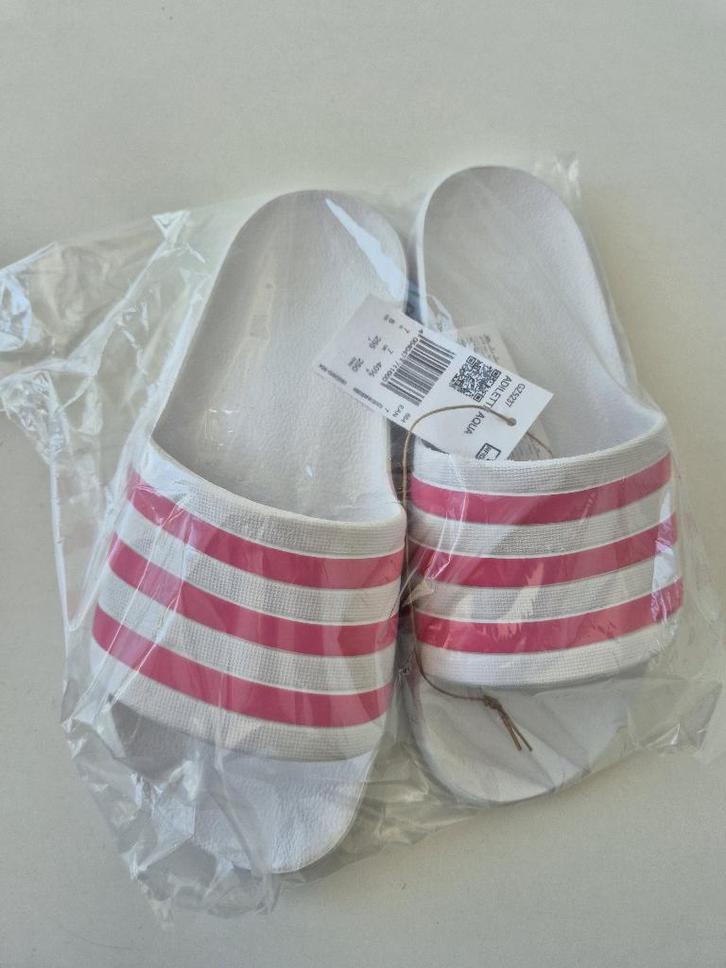 Adidas Adilette badslippers 40,5 Nieuw, Kleding | Dames, Schoenen, Nieuw, Slippers, Roze, Ophalen of Verzenden