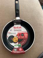 Tefal koekenpan 20cm - klein krasje aan buitenkant, Ophalen of Verzenden, Nieuw, Rvs, Koekenpan of Braadpan