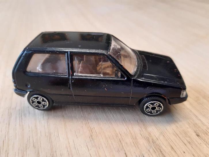 Modelauto Fiat Uno Bburago 1:43 Zwart, Hobby en Vrije tijd, Modelauto's | 1:43, Gebruikt, Auto, Overige merken, Ophalen of Verzenden