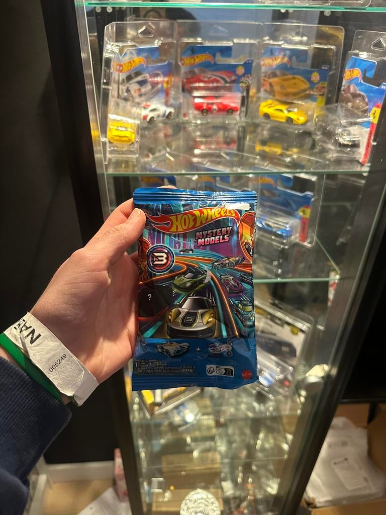 Hot wheels mystery model serie 3 lamborghini aventador j, Hobby en Vrije tijd, Ophalen of Verzenden, Zo goed als nieuw, Auto, Overige merken