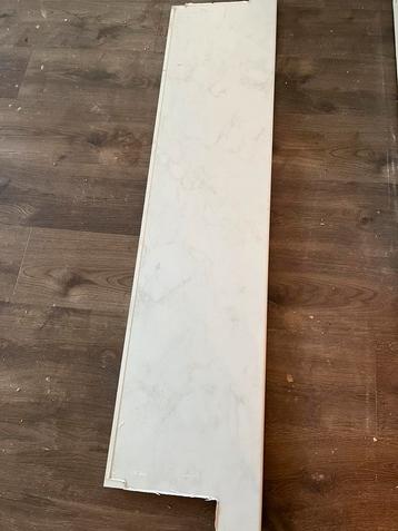 Vensterbank wit marmer kleur beschikbaar voor biedingen