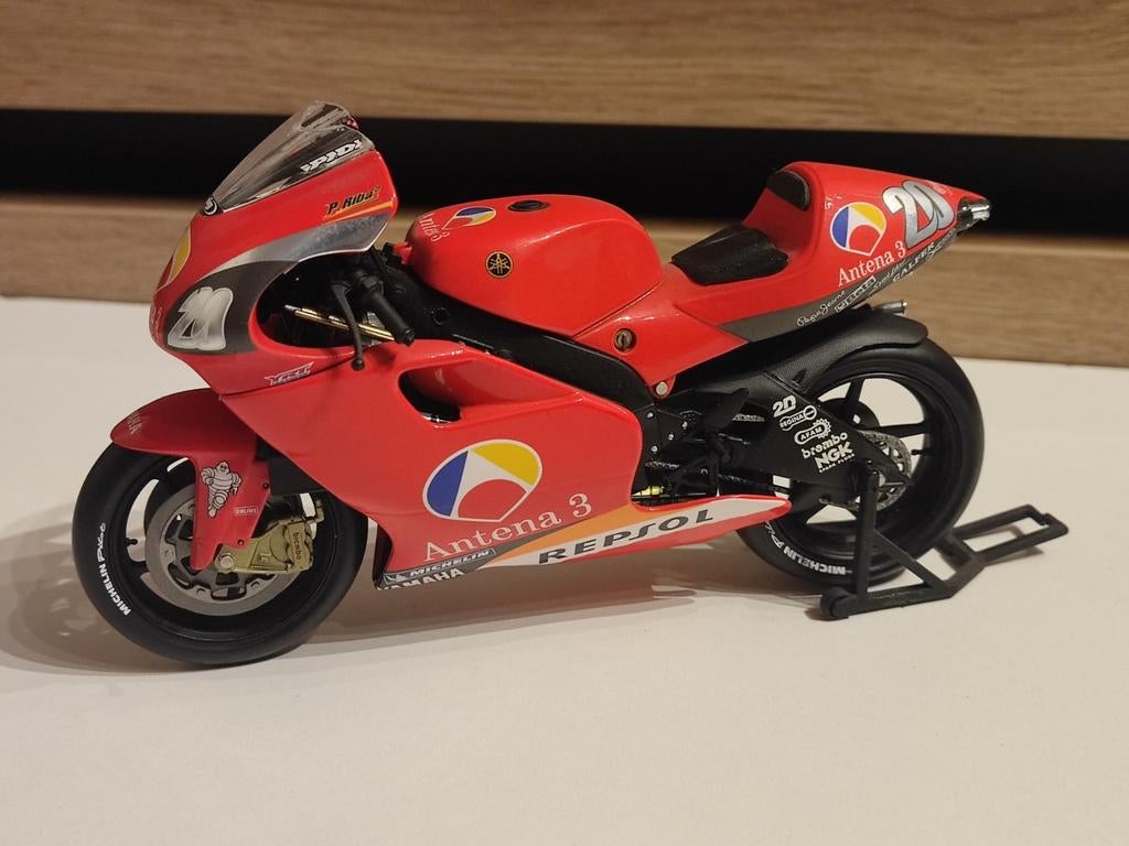 Minichamps: Yamaha YZR-500 - Pere Riba - MotoGP 2002, Hobby en Vrije tijd, Modelauto's | 1:5 tot 1:12, Gebruikt, Motor, 1:9 t/m 1:12