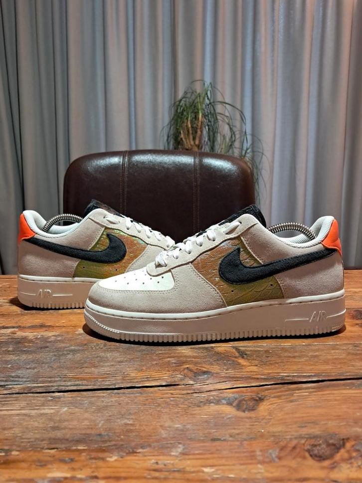 Nike Air Force 1 Special Ed. 'Iridescent Snakeskin' Size 40, Kleding | Dames, Schoenen, Zo goed als nieuw, Sneakers of Gympen