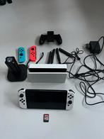 Nintendo Switch OLED + Mario Kart 8 Deluxe, Spelcomputers en Games, Racen en Vliegen, Eén computer, Ophalen of Verzenden, Zo goed als nieuw