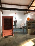 Brocante vitrine kast in poeder rose, Huis en Inrichting, Kasten | Vitrinekasten, Zo goed als nieuw, 150 tot 200 cm, 25 tot 50 cm