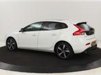 Volvo V40 1.5 T3 Dyn. Ed. | Full LED | Glazen dak | Automaat, Auto's, 65 €/maand, Euro 6, 4 cilinders, 700 kg