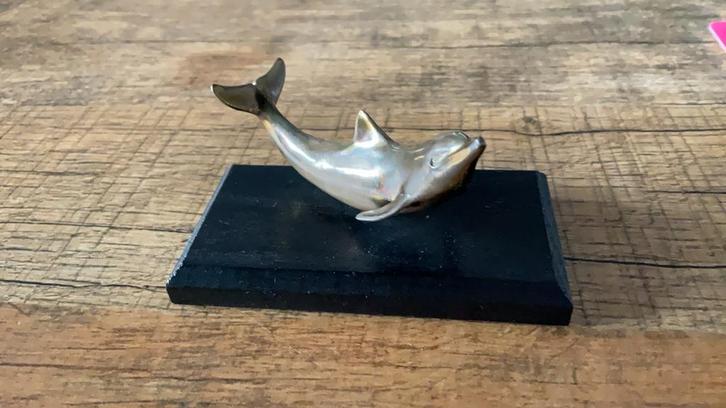 Wwf verzilverde dolfijn nummer 21, Verzamelen, Dierenverzamelingen, Zo goed als nieuw, Beeldje of Figuurtje, Ophalen of Verzenden