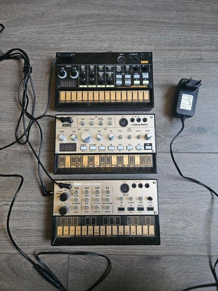 Korg Volca set + adapter, Muziek en Instrumenten, Synthesizers, Gebruikt, Overige aantallen, Korg, Met midi-aansluiting, Ophalen