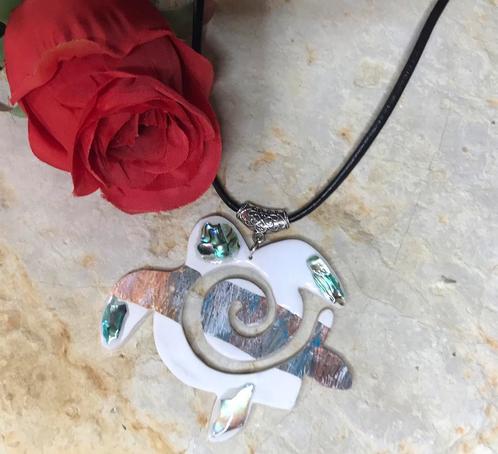 Leren Ketting met Schilpad Parelmoer Klei UV-Hars, Sieraden, Tassen en Uiterlijk, Kettingen, Nieuw, Overige materialen, Met hanger