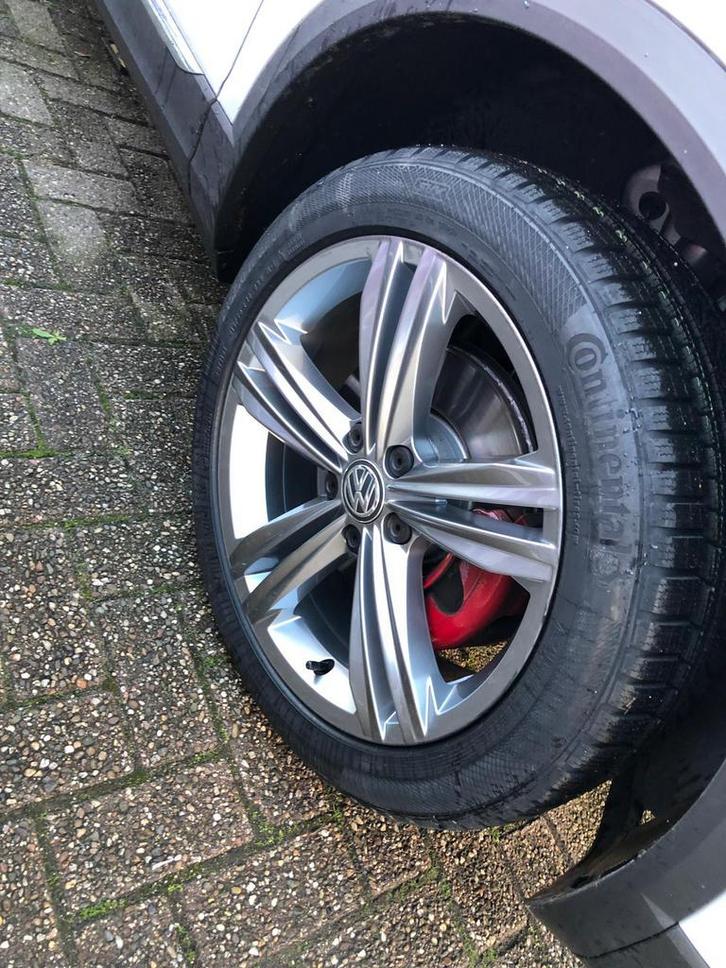Volkswagen Sebring 18 inch Winterbandenset, Auto-onderdelen, Banden en Velgen, Banden en Velgen, Winterbanden, 18 inch, 215 mm