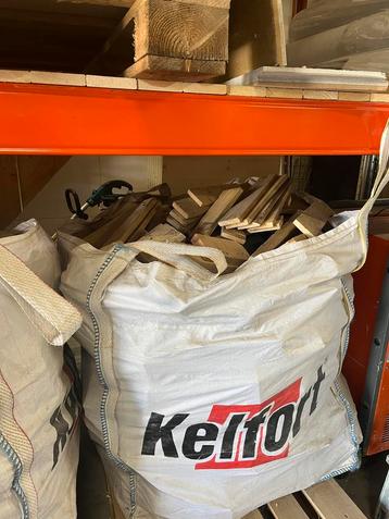 Stook hout beschikbaar voor biedingen