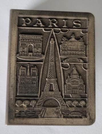 Vintage metalen luciferdoosje houder paris beschikbaar voor biedingen