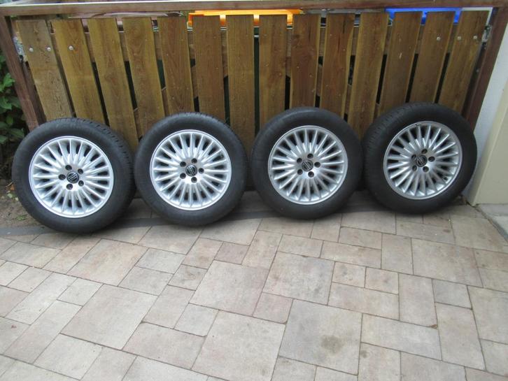 Volvo lichtmetalen velgen met type Uranus met goede banden, Auto-onderdelen, Banden en Velgen, Velg(en), Zomerbanden, 16 inch