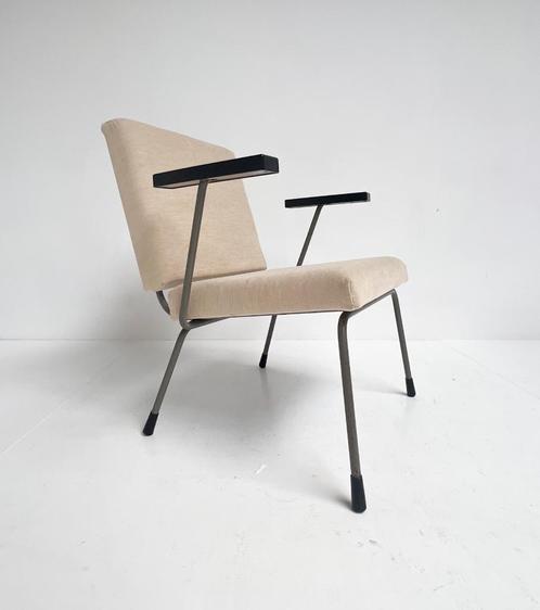 Crème Gispen 1401 fauteuil van Wim Rietveld, 1950's, Huis en Inrichting, Fauteuils, Gebruikt, Metaal, Stof, 50 tot 75 cm, Minder dan 75 cm