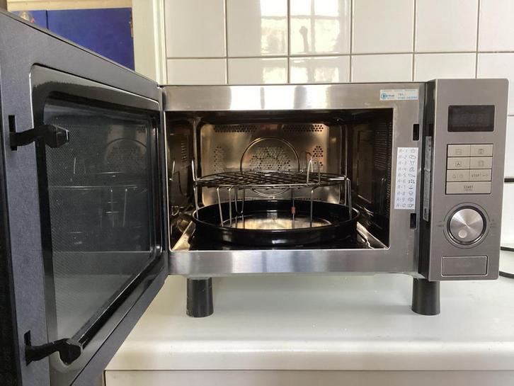 Oven-grill-magnetron met inbouw benodigdheden Etna, Witgoed en Apparatuur, Magnetrons, Gebruikt, Inbouw, Combimagnetron, 45 tot 60 cm