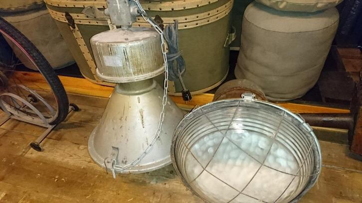 Grote echte oude fabriekslamp kooilamp mooie stoere lampen, Antiek en Kunst, Antiek | Lampen, Ophalen