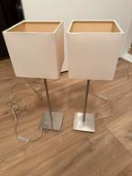 2 (Nachtkast)lampjes met vierkante kap, Huis en Inrichting, Lampen | Tafellampen, Ophalen of Verzenden, Gebruikt, Metaal, Off-white/creme kleur